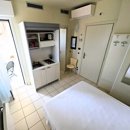 Hr Civi Hotel 3*