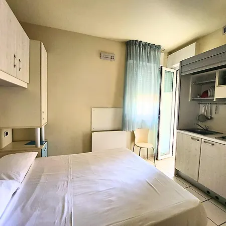 Hotel Hr Civi 3*