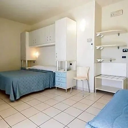 Hotel Hr Civi 3*